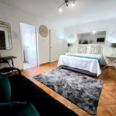 Zhantique Guest House 1- Unit 5 Boksburg Buitenkant foto
