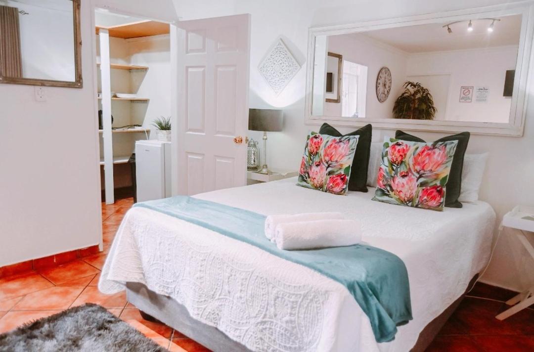 Zhantique Guest House 1- Unit 5 Boksburg Buitenkant foto