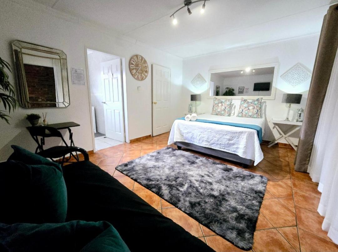 Zhantique Guest House 1- Unit 5 Boksburg Buitenkant foto