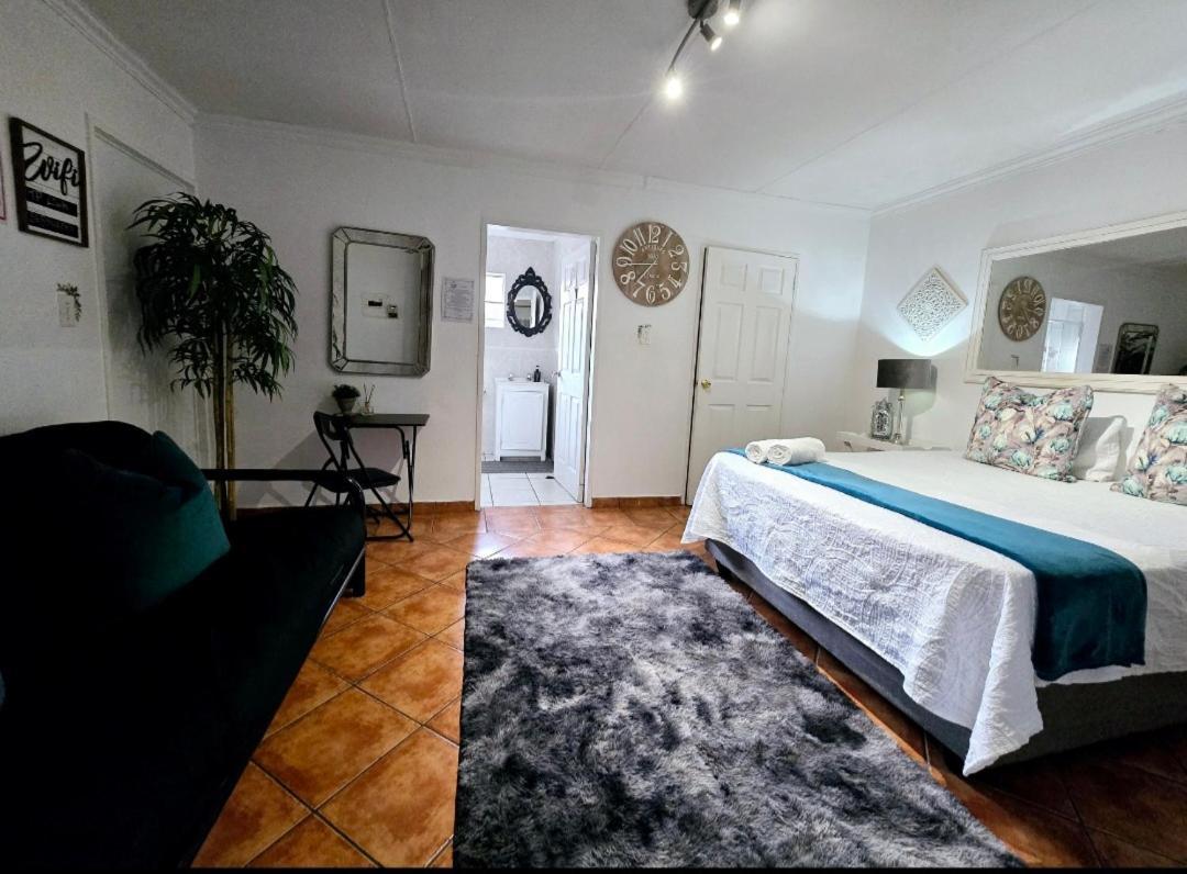 Zhantique Guest House 1- Unit 5 Boksburg Buitenkant foto